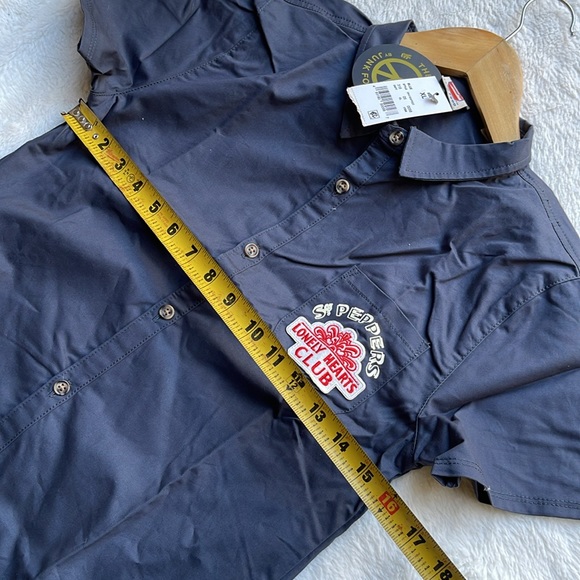 Junk Food The Beatles Sgt Peppers kid shirt - Picture 9 of 10